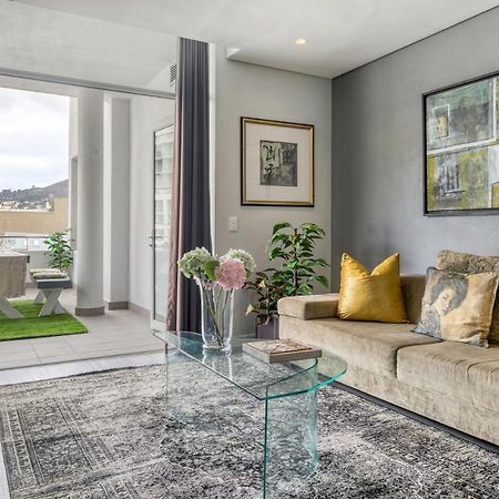Backup-Powered Classic Luxury Apartment Cape Town Bagian luar foto