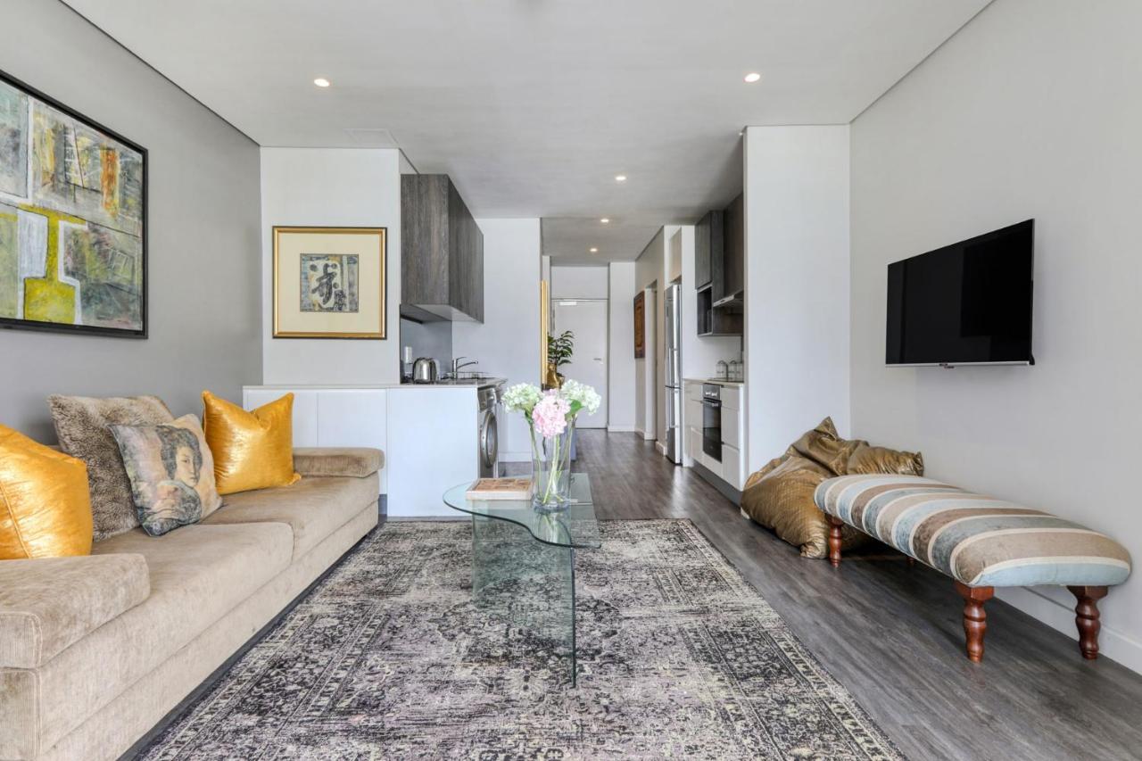 Backup-Powered Classic Luxury Apartment Cape Town Bagian luar foto
