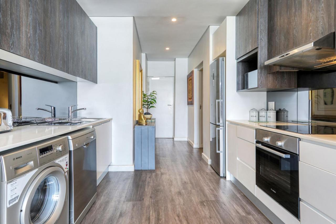Backup-Powered Classic Luxury Apartment Cape Town Bagian luar foto