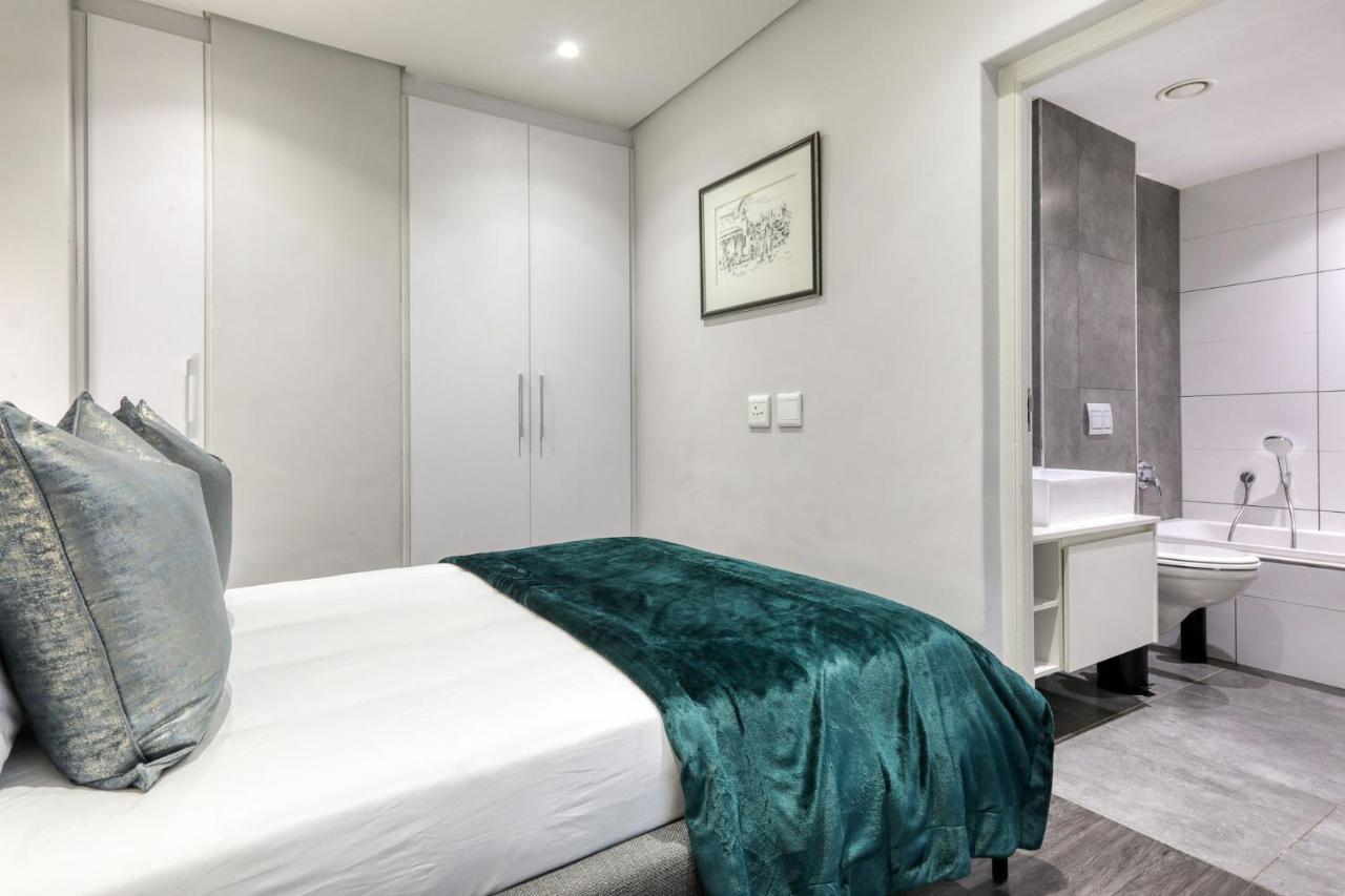 Backup-Powered Classic Luxury Apartment Cape Town Bagian luar foto