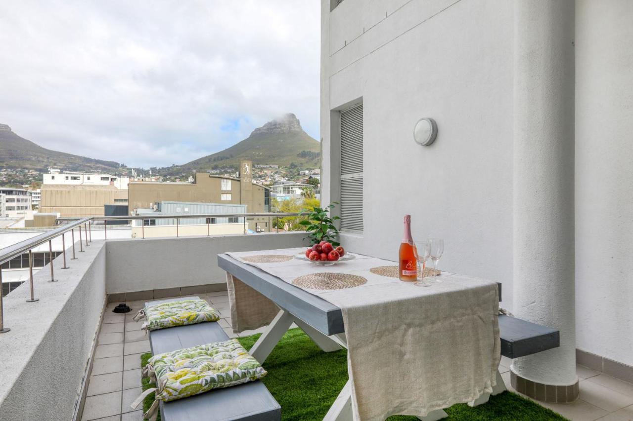 Backup-Powered Classic Luxury Apartment Cape Town Bagian luar foto