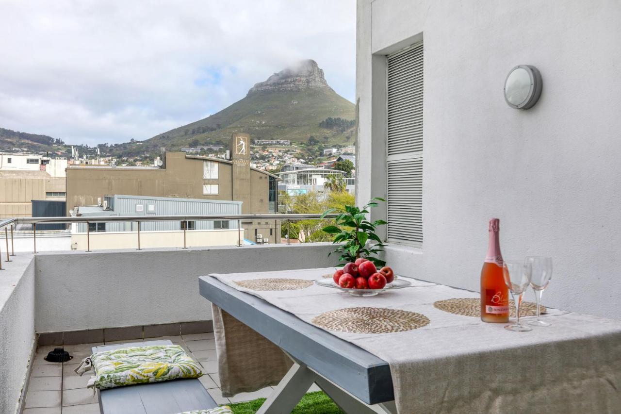 Backup-Powered Classic Luxury Apartment Cape Town Bagian luar foto