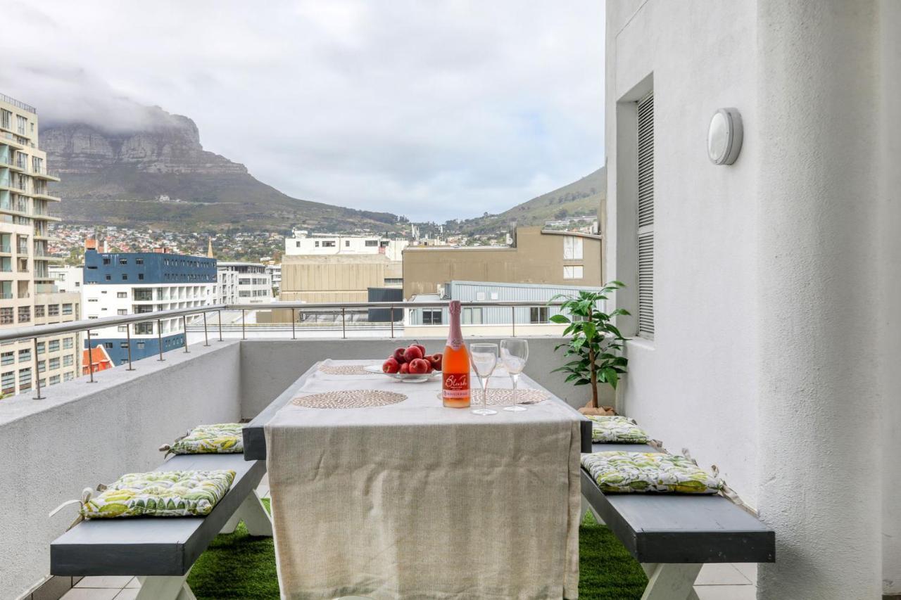 Backup-Powered Classic Luxury Apartment Cape Town Bagian luar foto