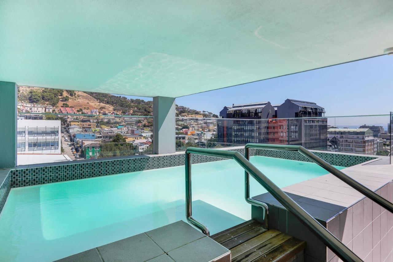 Backup-Powered Classic Luxury Apartment Cape Town Bagian luar foto